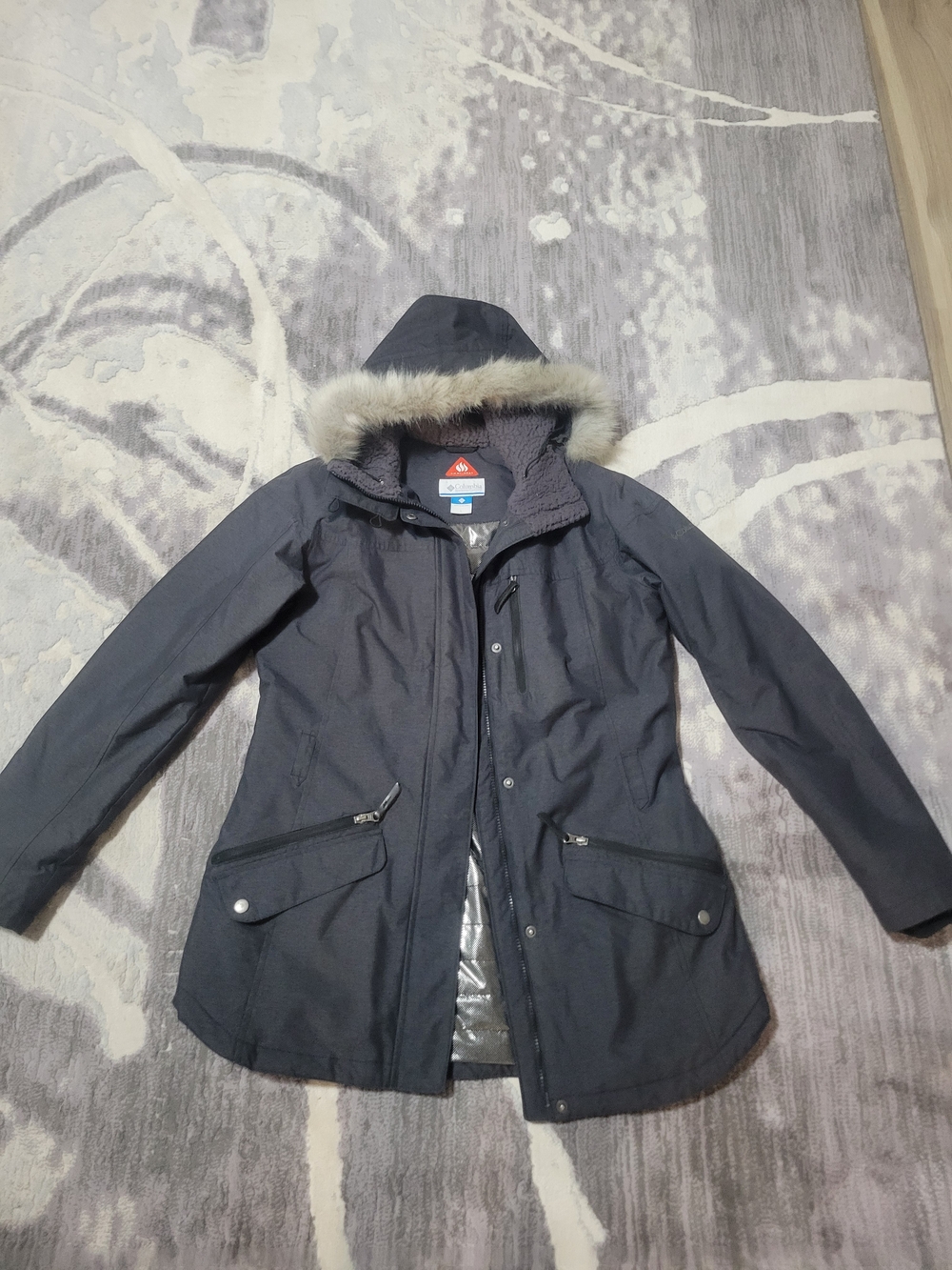 Columbia Women’s Hooded Faux-Fur Trim Winter Jacket Size L
